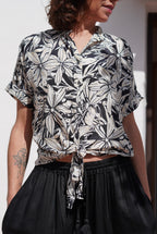Camisa Mao Flor