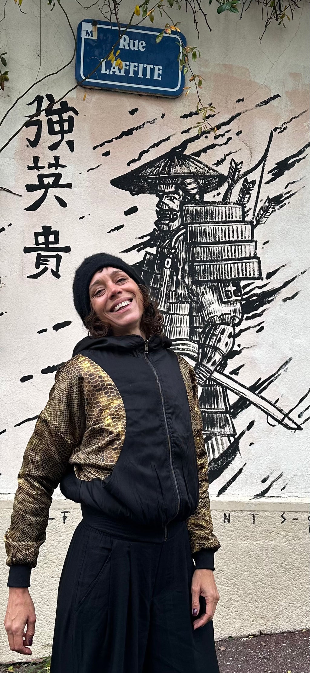 Veste courte jaune urbaine