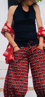 Pantalón Casual Flor Roja