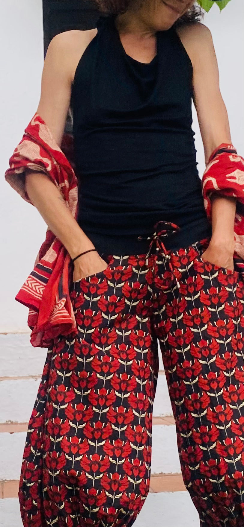 Pantalón Casual Flor Roja